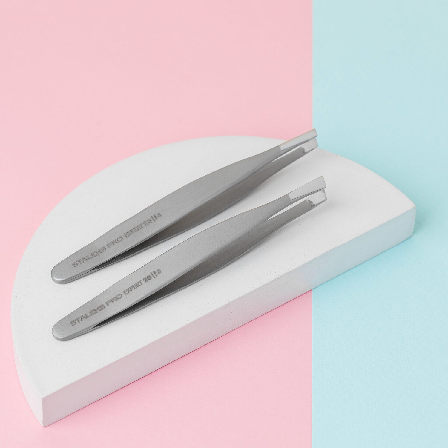 Tweezers